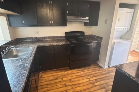 Condominio en alquiler en Lauderhill, Florida, 2 dormitorios, 103.12 m2 № 2055109 - foto 4