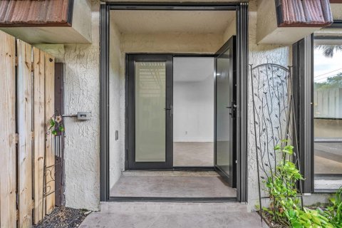 Купить таунхаус в Бока-Ратон, Флорида 7 комнат, 126.25м2, № 2429761 - фото 5