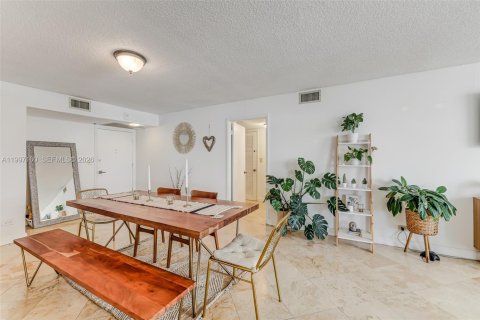 Condominio en venta en Miami Beach, Florida, 2 dormitorios, 118.08 m2 № 2058924 - foto 11
