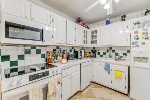 Condominio en venta en Miami Beach, Florida, 2 dormitorios, 118.08 m2 № 2058924 - foto 17