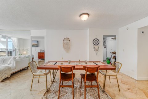 Condominio en venta en Miami Beach, Florida, 2 dormitorios, 118.08 m2 № 2058924 - foto 12