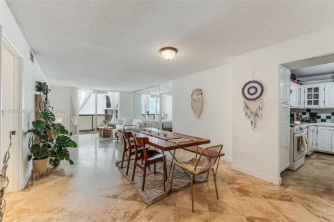 Condominio en venta en Miami Beach, Florida, 2 dormitorios, 118.08 m2 № 2058924 - foto 15