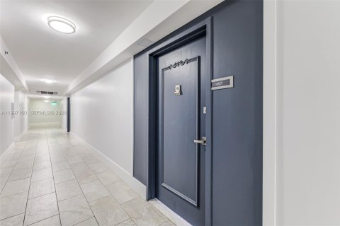 Condominio en venta en Miami Beach, Florida, 2 dormitorios, 118.08 m2 № 2058924 - foto 3