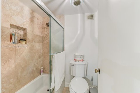 Condominio en venta en Miami Beach, Florida, 2 dormitorios, 118.08 m2 № 2058924 - foto 30