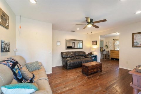 Casa en venta en Lutz, Florida, 2 dormitorios, 100.33 m2 № 2125280 - foto 7