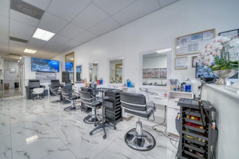 Commercial property in Cutler Bay, Florida № 1865742 - photo 3