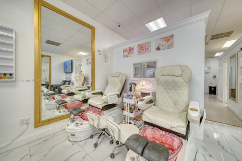 Commercial property in Cutler Bay, Florida № 1865742 - photo 12