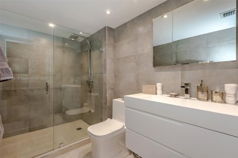 Copropriété à louer à Miami Beach, Floride: 2 chambres, 101.26 m2 № 1700587 - photo 16