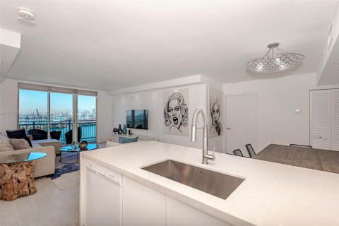 Copropriété à louer à Miami Beach, Floride: 2 chambres, 101.26 m2 № 1700587 - photo 11