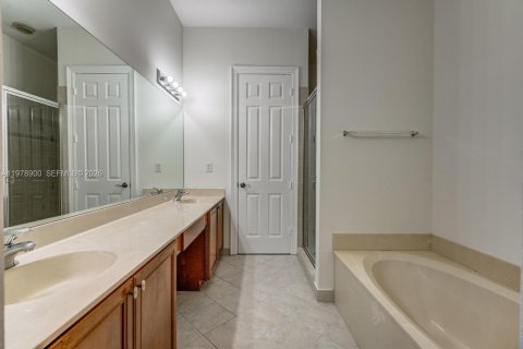 Condominio en venta en West Palm Beach, Florida, 3 dormitorios, 236.99 m2 № 2044554 - foto 25