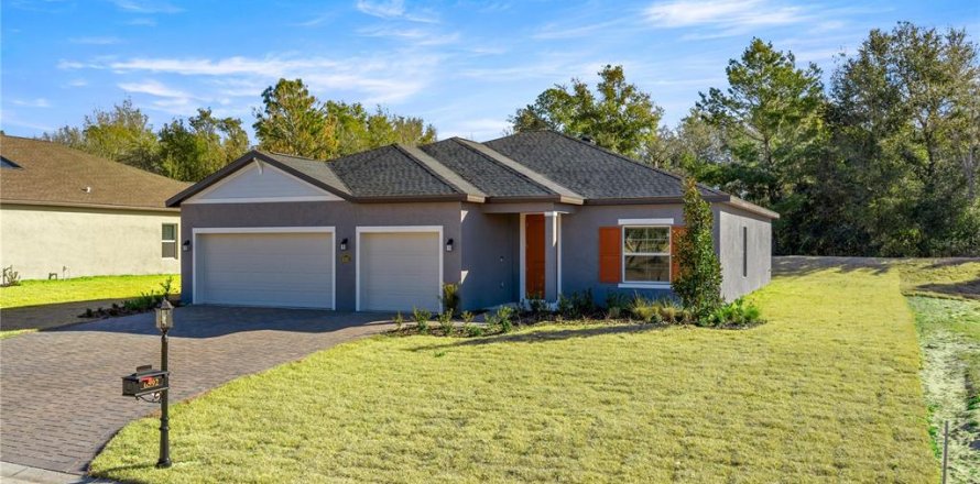 House in Dunnellon, Florida 3 bedrooms, 188.96 sq.m. № 2347063