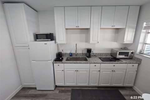 Casa en alquiler en Tampa, Florida, 2 dormitorios, 74.32 m2 № 1879639 - foto 4