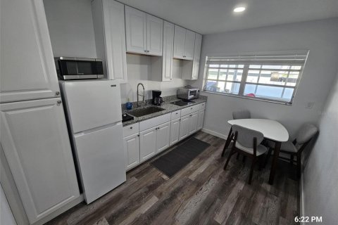 Casa en alquiler en Tampa, Florida, 2 dormitorios, 74.32 m2 № 1879639 - foto 5