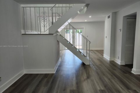 Townhouse in Cutler Bay, Florida 3 bedrooms, 135.45 sq.m. № 1953303 - photo 6