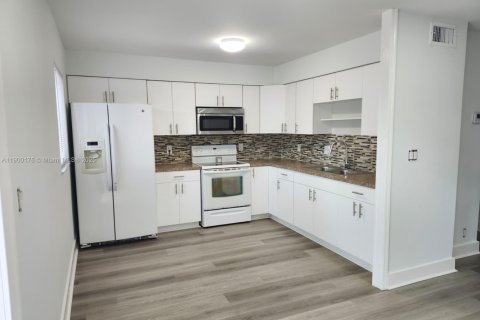 Townhouse in Cutler Bay, Florida 3 bedrooms, 135.45 sq.m. № 1953303 - photo 11