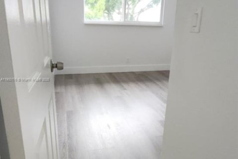 Townhouse in Cutler Bay, Florida 3 bedrooms, 135.45 sq.m. № 1953303 - photo 12