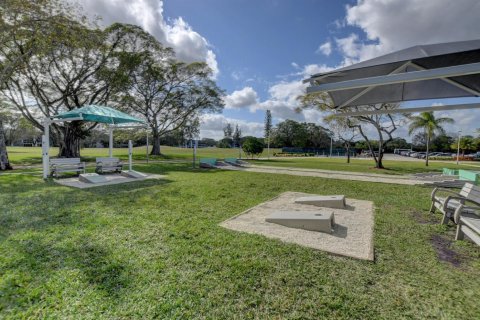 Condo in Deerfield Beach, Florida, 1 bedroom № 2174167 - photo 25