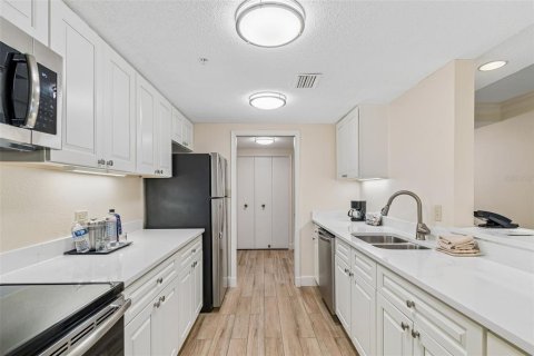 Copropriété à vendre à Palm Harbor, Floride: 2 chambres, 154.22 m2 № 2096827 - photo 9