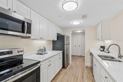 Copropriété à vendre à Palm Harbor, Floride: 2 chambres, 154.22 m2 № 2096827 - photo 10