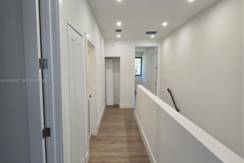 Adosado en venta en Dania Beach, Florida, 3 dormitorios № 1984684 - foto 10