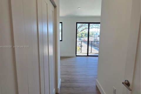 Adosado en venta en Dania Beach, Florida, 3 dormitorios № 1984684 - foto 16