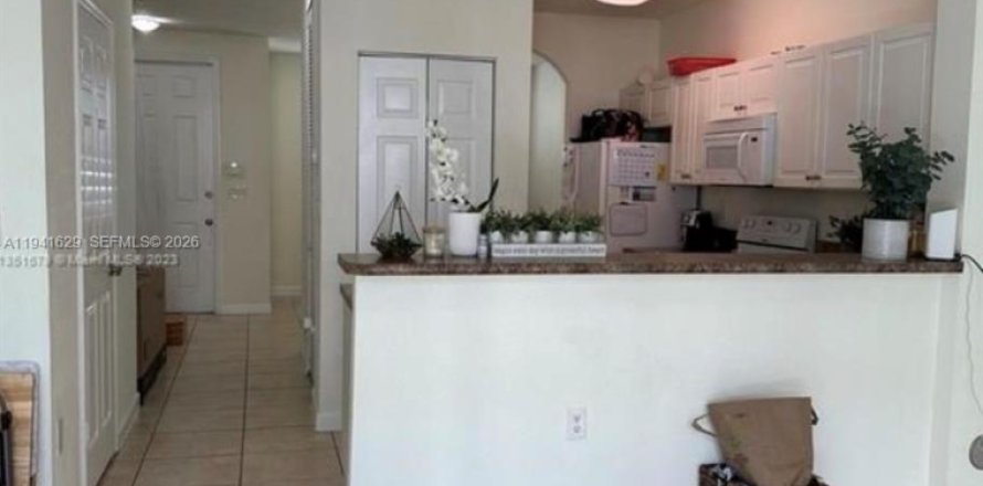 Таунхаус в Хомстед, Флорида 2 спальни, 119.84м2 № 1999734