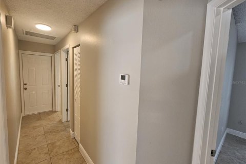 House in Brandon, Florida 3 bedrooms, 109.25 sq.m. № 1905858 - photo 15
