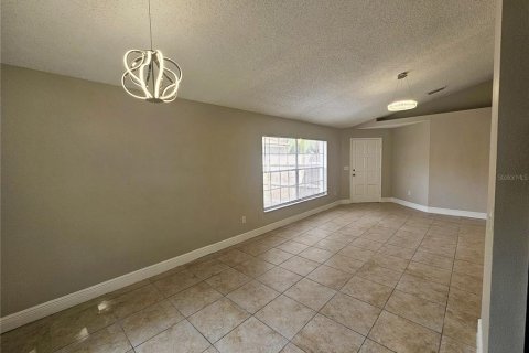 House in Brandon, Florida 3 bedrooms, 109.25 sq.m. № 1905858 - photo 8