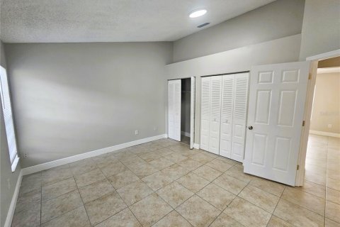 House in Brandon, Florida 3 bedrooms, 109.25 sq.m. № 1905858 - photo 16