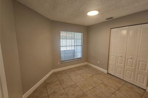 House in Brandon, Florida 3 bedrooms, 109.25 sq.m. № 1905858 - photo 24