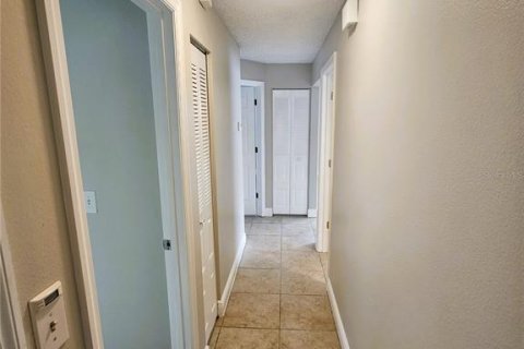 House in Brandon, Florida 3 bedrooms, 109.25 sq.m. № 1905858 - photo 22