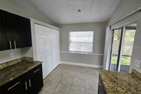 House in Brandon, Florida 3 bedrooms, 109.25 sq.m. № 1905858 - photo 11