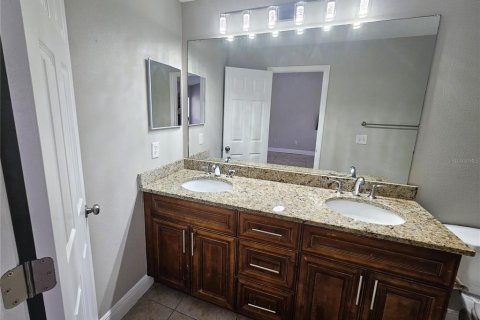 House in Brandon, Florida 3 bedrooms, 109.25 sq.m. № 1905858 - photo 19
