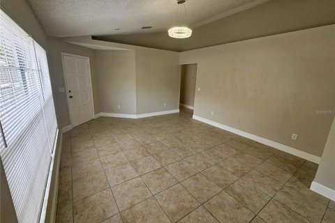 House in Brandon, Florida 3 bedrooms, 109.25 sq.m. № 1905858 - photo 14