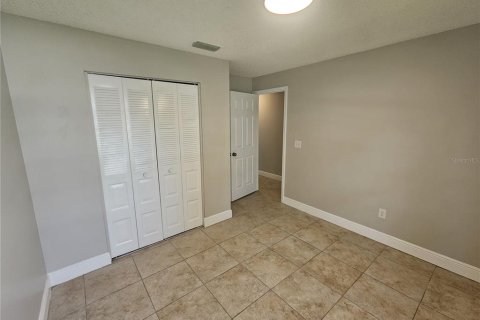 House in Brandon, Florida 3 bedrooms, 109.25 sq.m. № 1905858 - photo 27