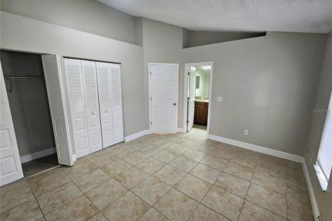 House in Brandon, Florida 3 bedrooms, 109.25 sq.m. № 1905858 - photo 18