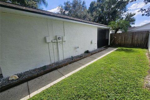 House in Brandon, Florida 3 bedrooms, 109.25 sq.m. № 1905858 - photo 4