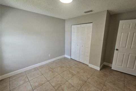 House in Brandon, Florida 3 bedrooms, 109.25 sq.m. № 1905858 - photo 29