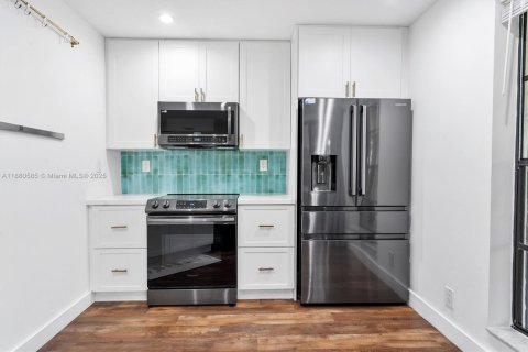 House in Deerfield Beach, Florida 1 bedroom, 78.6 sq.m. № 1930139 - photo 5