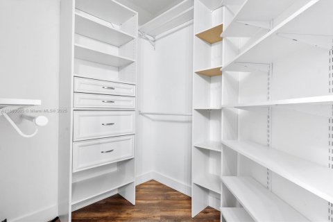 House in Deerfield Beach, Florida 1 bedroom, 78.6 sq.m. № 1930139 - photo 17