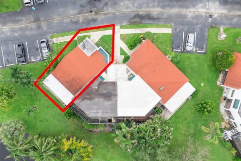 House in Deerfield Beach, Florida 1 bedroom, 78.6 sq.m. № 1930139 - photo 28