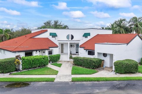 House in Deerfield Beach, Florida 1 bedroom, 78.6 sq.m. № 1930139 - photo 26