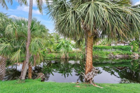 House in Deerfield Beach, Florida 1 bedroom, 78.6 sq.m. № 1930139 - photo 21