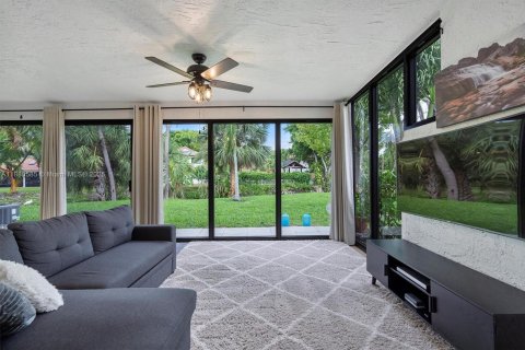 House in Deerfield Beach, Florida 1 bedroom, 78.6 sq.m. № 1930139 - photo 9