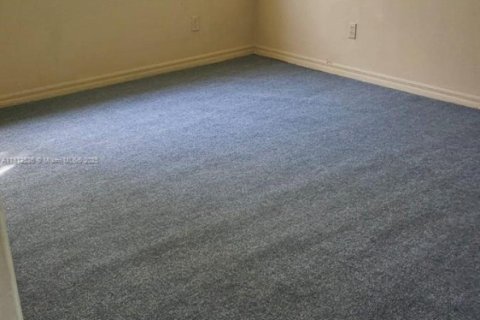 Townhouse in Miramar, Florida 3 bedrooms, 139.17 sq.m. № 1770583 - photo 8