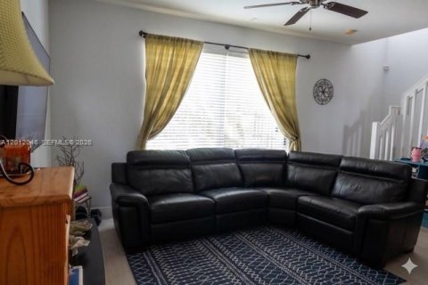 Townhouse in Miami, Florida 3 bedrooms, 160.54 sq.m. № 2074567 - photo 3