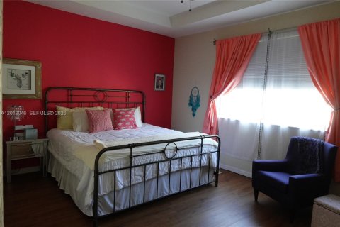 Townhouse in Miami, Florida 3 bedrooms, 160.54 sq.m. № 2074567 - photo 14