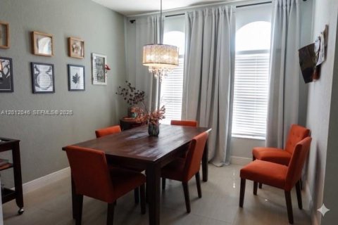 Townhouse in Miami, Florida 3 bedrooms, 160.54 sq.m. № 2074567 - photo 12