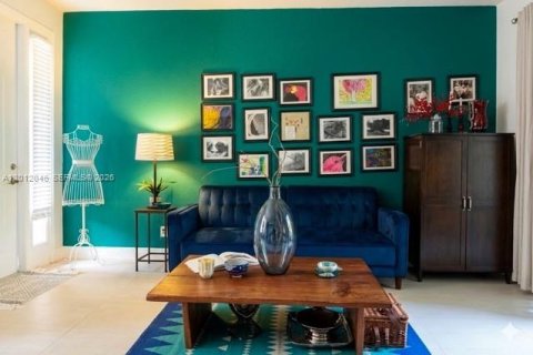 Townhouse in Miami, Florida 3 bedrooms, 160.54 sq.m. № 2074567 - photo 4