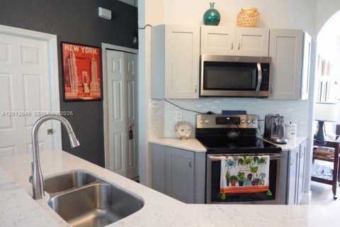 Townhouse in Miami, Florida 3 bedrooms, 160.54 sq.m. № 2074567 - photo 7